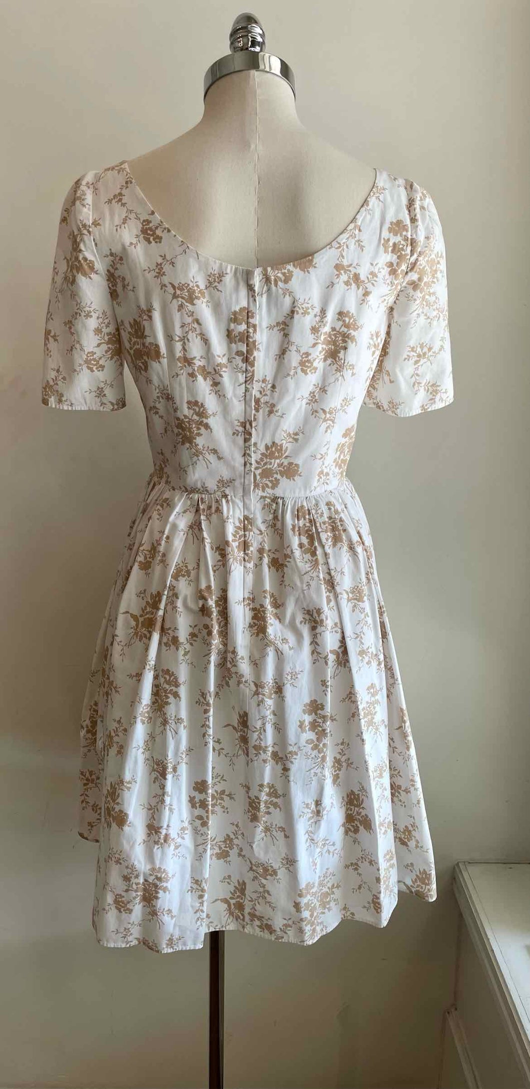 DOLCE & GABBANA Size 4 White & Beige Cotton Floral Dress